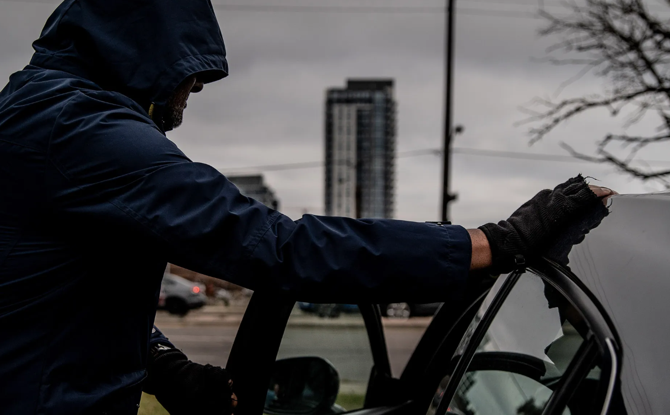 Relay-атака: почему машина сама открывает угонщику дверь