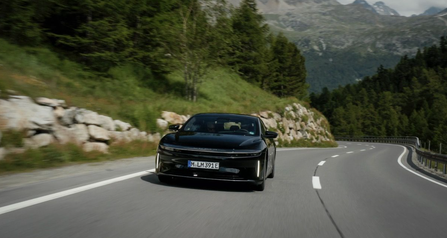 Новый рекорд «дальняка»! Lucid Air прошел 1205 км на одном заряде