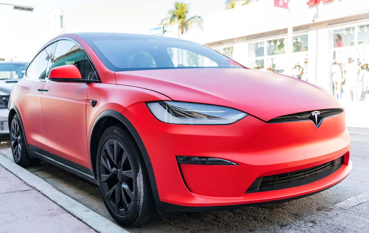 Tesla покончила с Model S и Model X и взялась за роботов