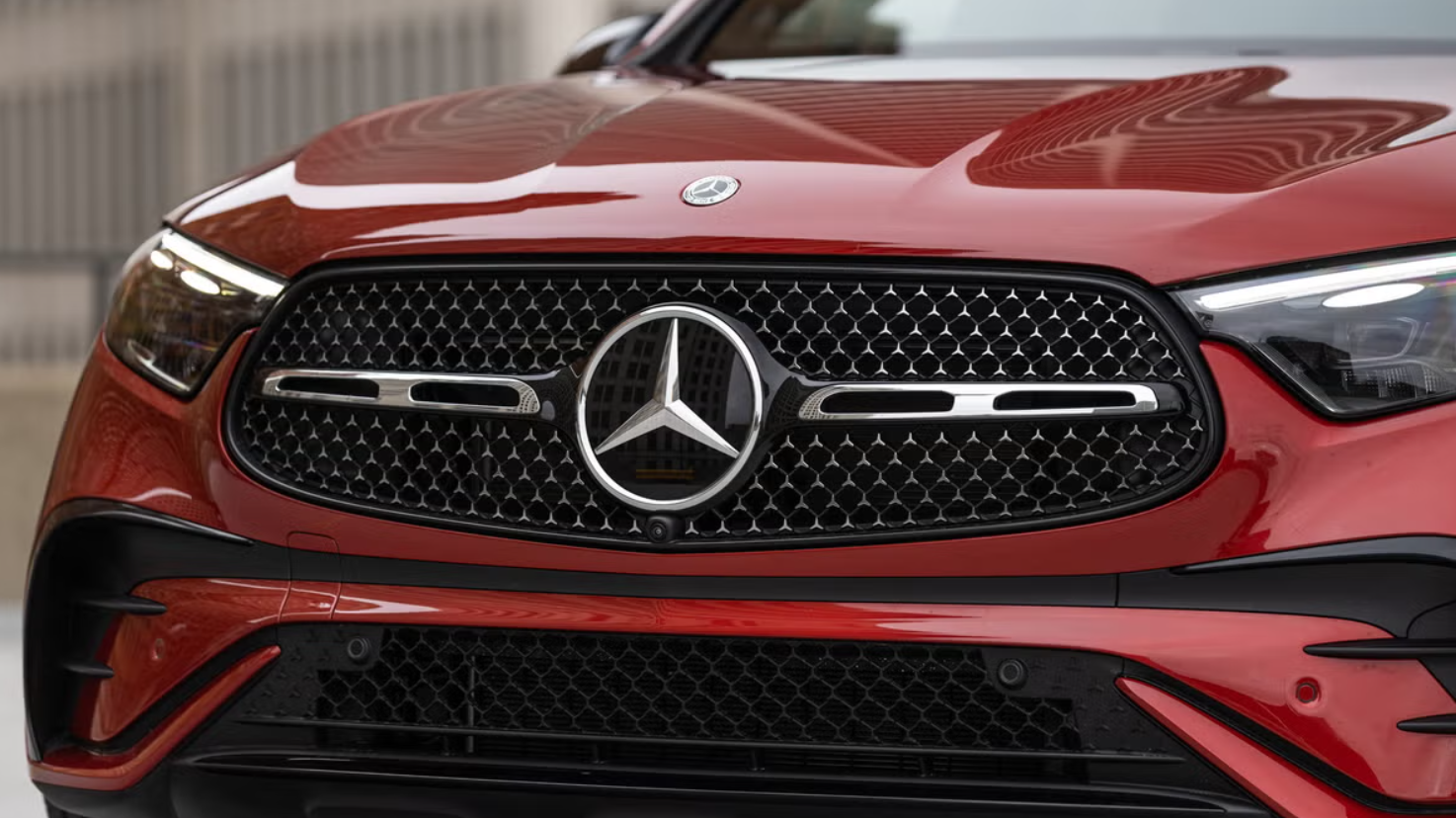«Оставил гордость на парковке»: Mercedes покупает движки у BMW