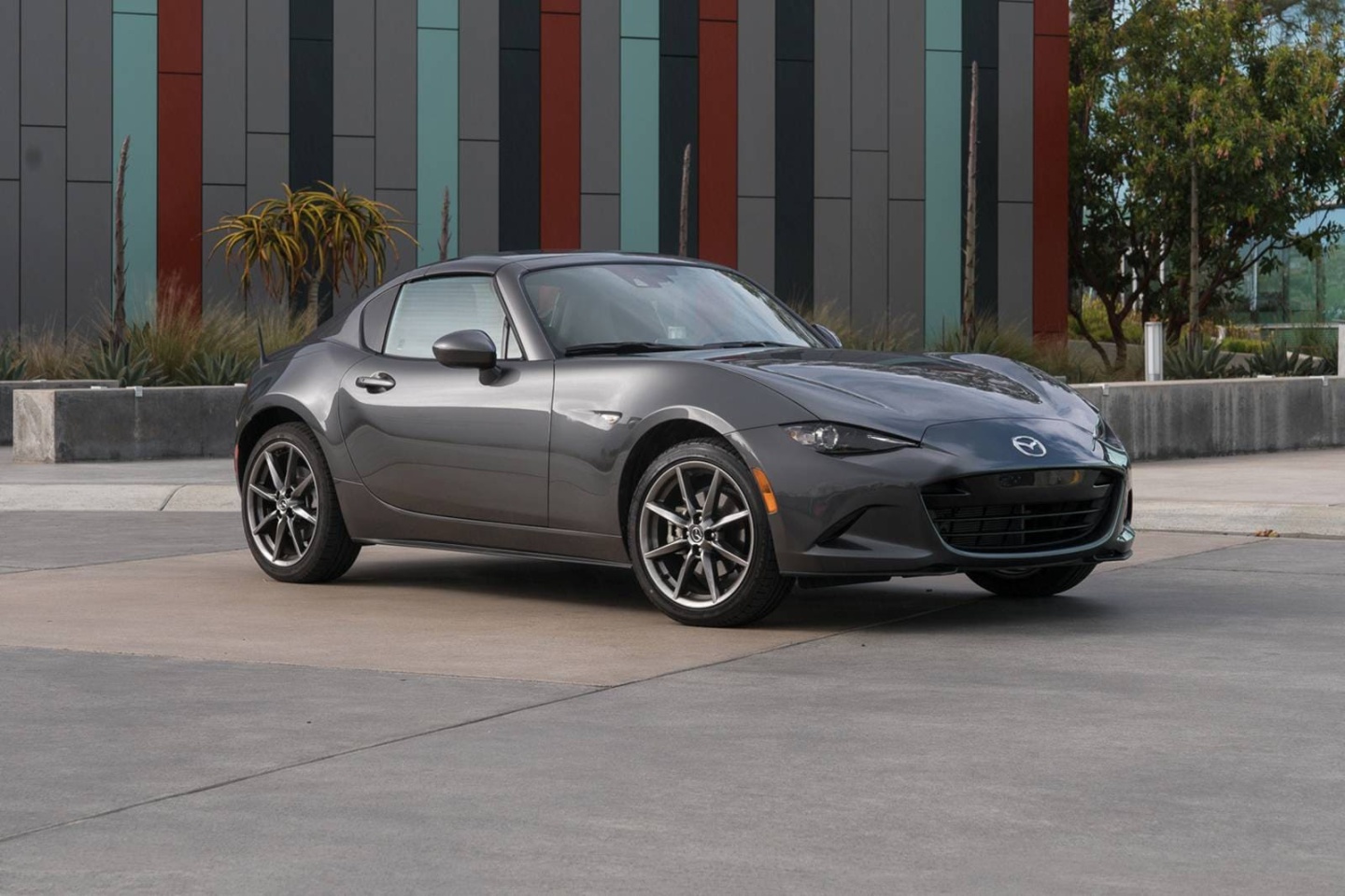 2020_mazda_mx-5-miata-rf_convertible_grand-touring_fq_oem_1_1600.jpg