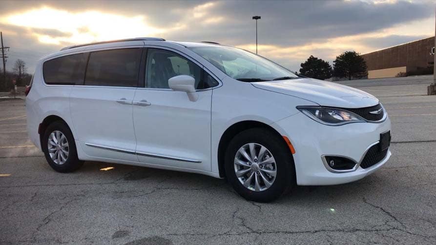 New_2019_Chrysler_Pacifica_Touring_L.jpg