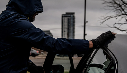 Relay-атака: почему машина сама открывает угонщику дверь