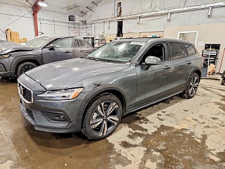 VOLVO V60 CROSS COUNTRY PLUS 2025