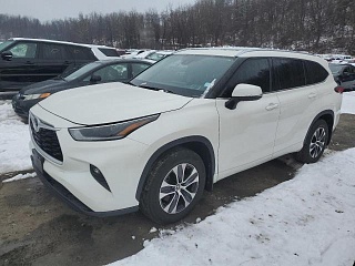 TOYOTA HIGHLANDER XLE 2021