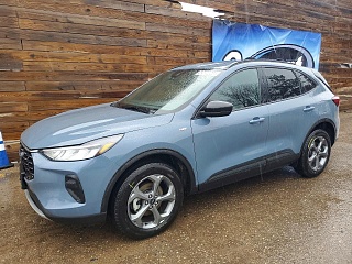 FORD ESCAPE ST LINE 2025