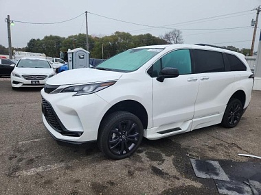 TOYOTA SIENNA XSE 2024