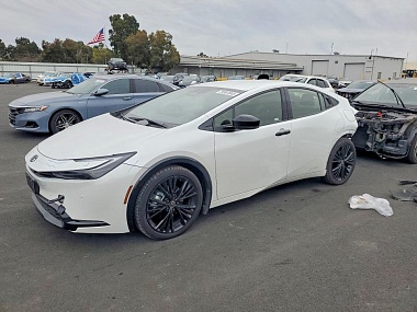 TOYOTA PRIUS SE 2025