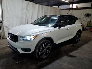VOLVO XC40 T5 R-DESIGN 2021