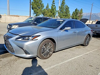 LEXUS ES 300H BASE 2025