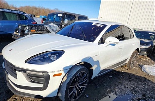 2023 Porsche Macan, Base