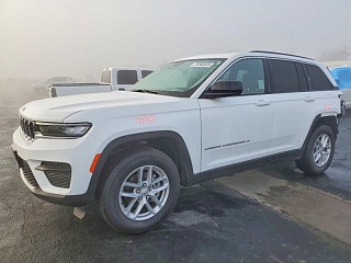 JEEP GRAND CHEROKEE LAREDO 2024