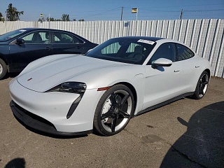 PORSCHE TAYCAN 2022