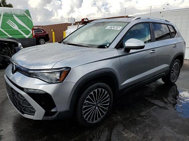 VOLKSWAGEN TAOS SE 2025