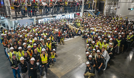 Маск не обманул: первый Cybercab сошел с конвейера