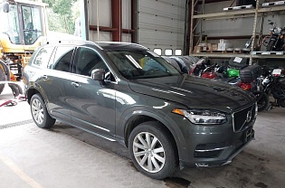 2018 Volvo XC90 Momentum