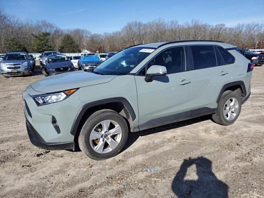 TOYOTA RAV4 XLE 2021