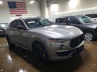 MASERATI LEVANTE BASE 2021