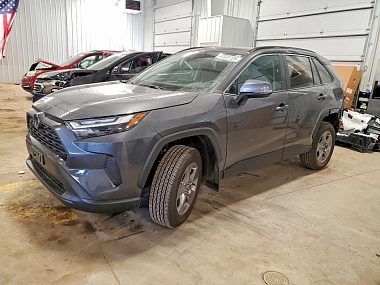 TOYOTA RAV4 XLE 2025