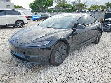 TESLA MODEL 3 2025