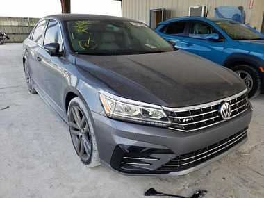 VOLKSWAGEN PASSAT SE R-LINE 2019