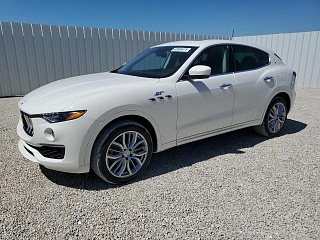 MASERATI LEVANTE BASE 2021