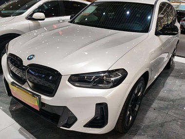BMW iX3	2023