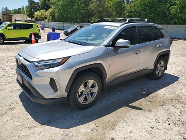 TOYOTA RAV4 XLE 2023