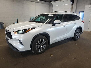 TOYOTA HIGHLANDER XLE 2021