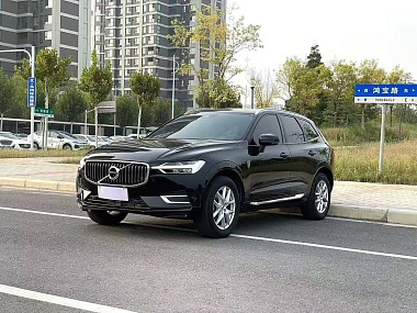 VOLVO XC60 2020