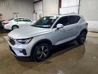 VOLVO XC40 CORE 2025