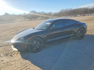 PORSCHE TAYCAN GTS 2022