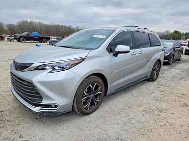 TOYOTA SIENNA PLATINUM 2025